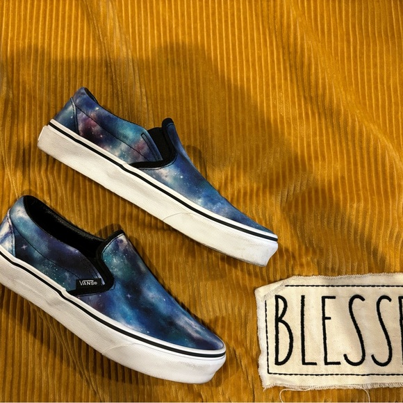 US 7 Women’s Galaxy Slip on Vans - Picture 4 of 7